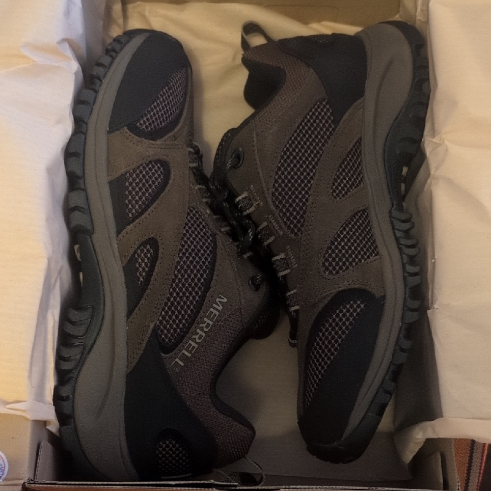 Merrell Men's Chocolate Phoenix Ventilator Hiking Shoes, New In Box, Size 9